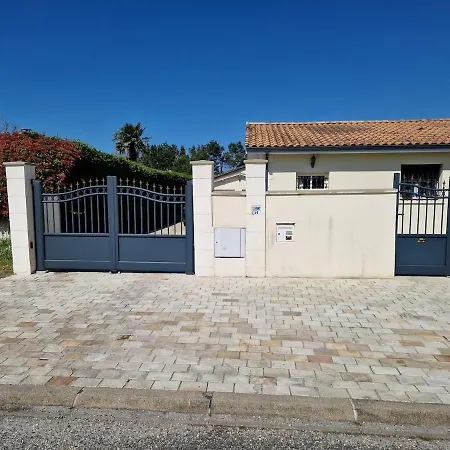 Дом отдыха Maisonette Sur Le Bassin! *