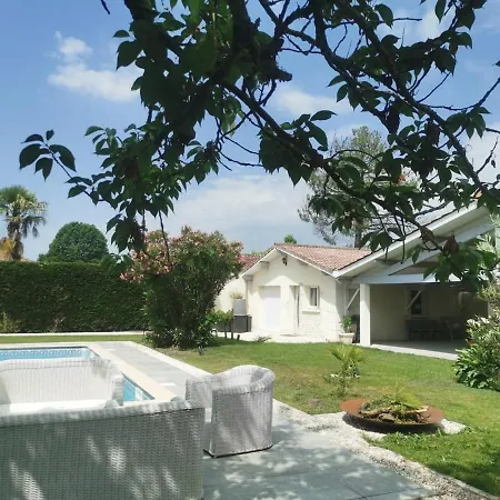 Дом отдыха Maisonette Sur Le Bassin! *