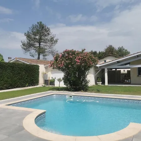 Дом отдыха Maisonette Sur Le Bassin!