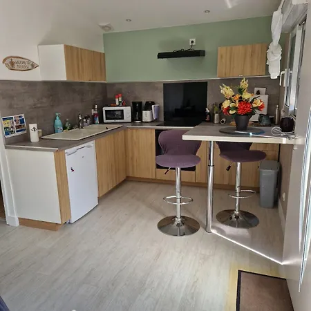 Maisonette Sur Le Bassin! Дом отдыха Лантон